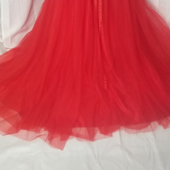 Custom made evening gown, 6/8, red, short/long, sweetheart neckline. - Picture 4 of 5